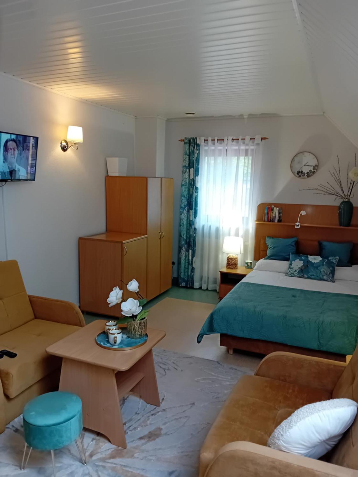 Malgorzatka Hotel Криница Морска Екстериор снимка