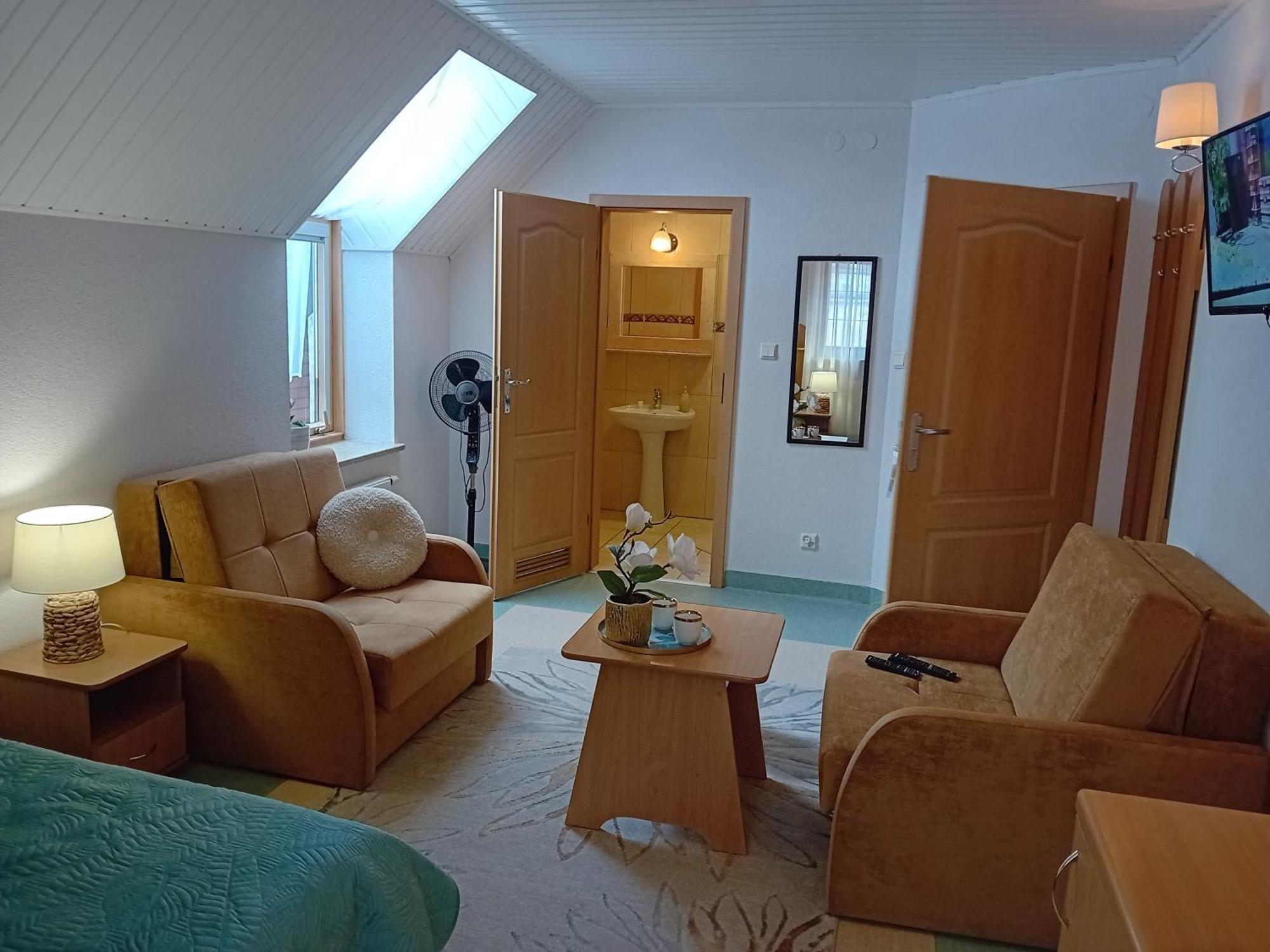 Malgorzatka Hotel Криница Морска Екстериор снимка